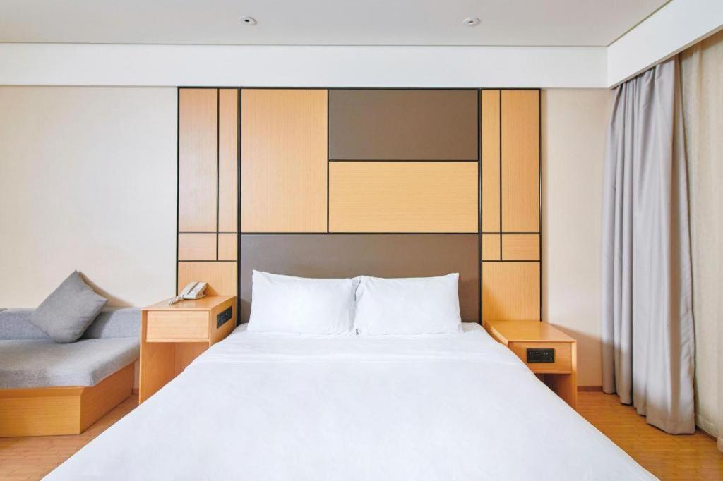 Ji Hotel Shanghai Hongqiao Yan'An XI Road Ngoại thất bức ảnh